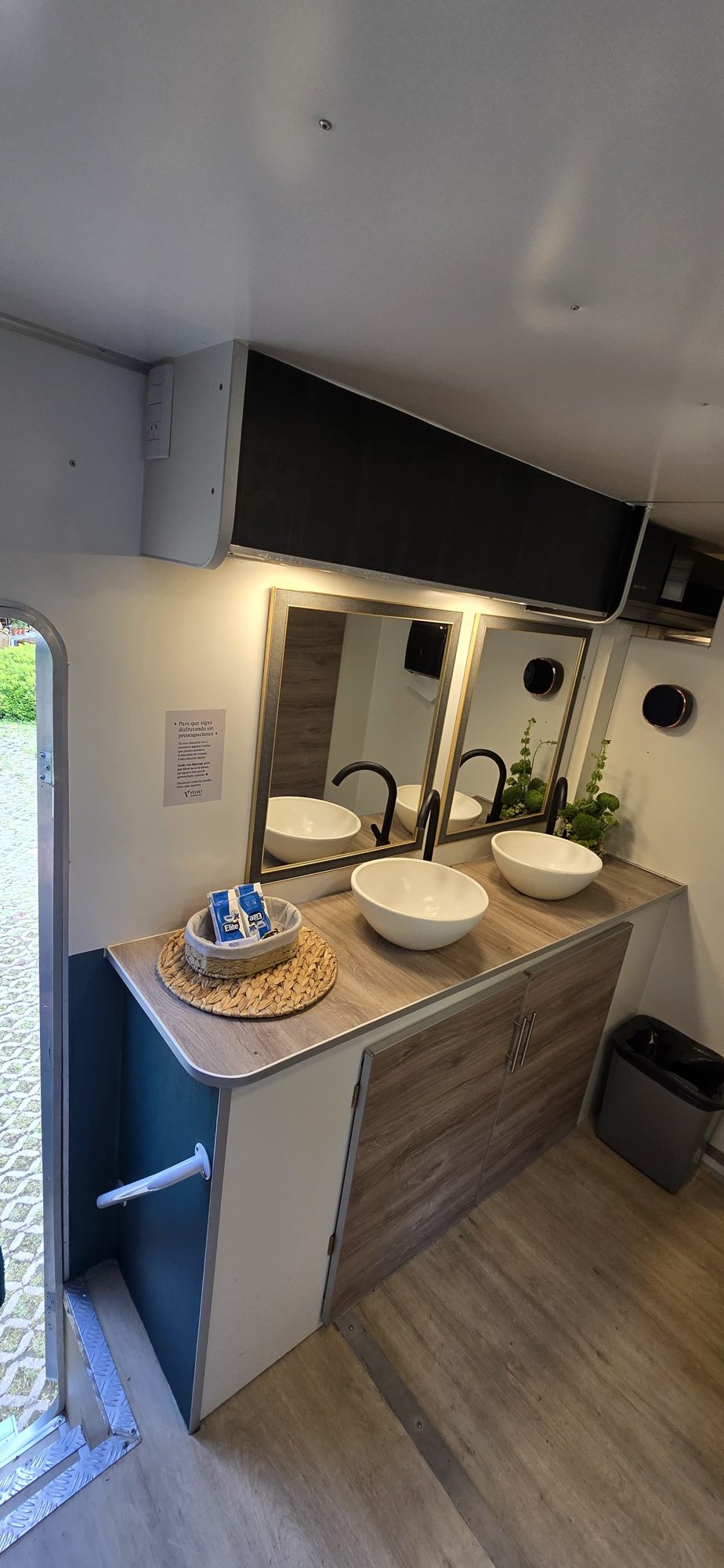 Interior módulo Velvet Baños VIP