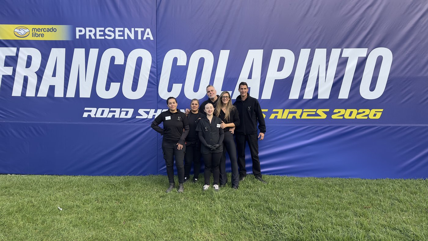 Equipo Velvet en el Roadshow de Franco Colapinto