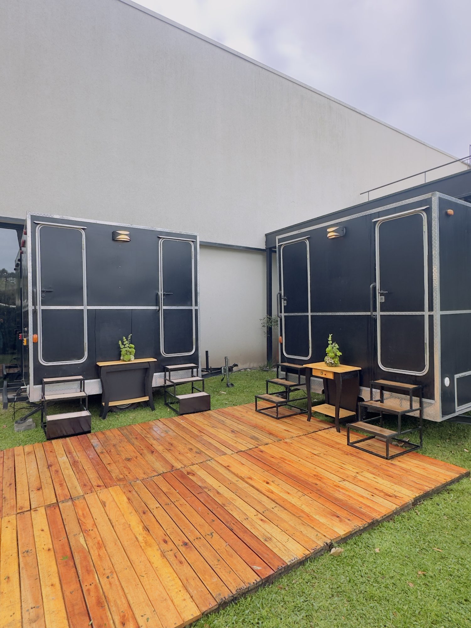 Módulo Velvet Baños VIP instalado en un evento